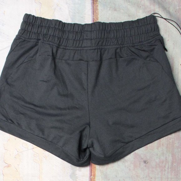 RYU Women's Starter Short in Heather Asphalt MSRP $60 - Picture 3 of 4